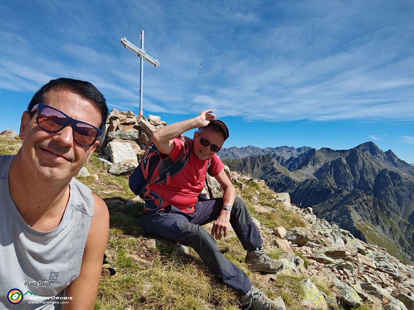 01 In Cima Venina (2624 m) con vista verso il Pizzo del Diavolo .jpg
